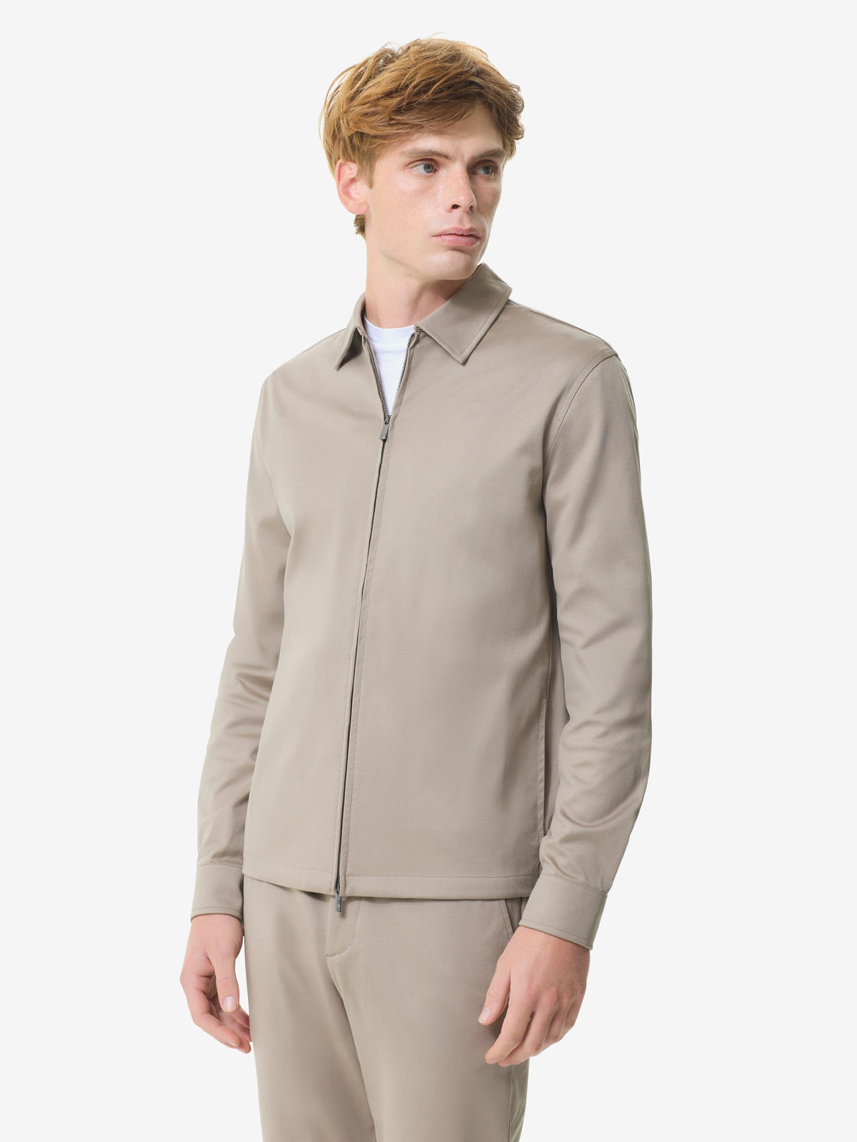 Valenza Supima zip overshirt in lead grey, gedragen