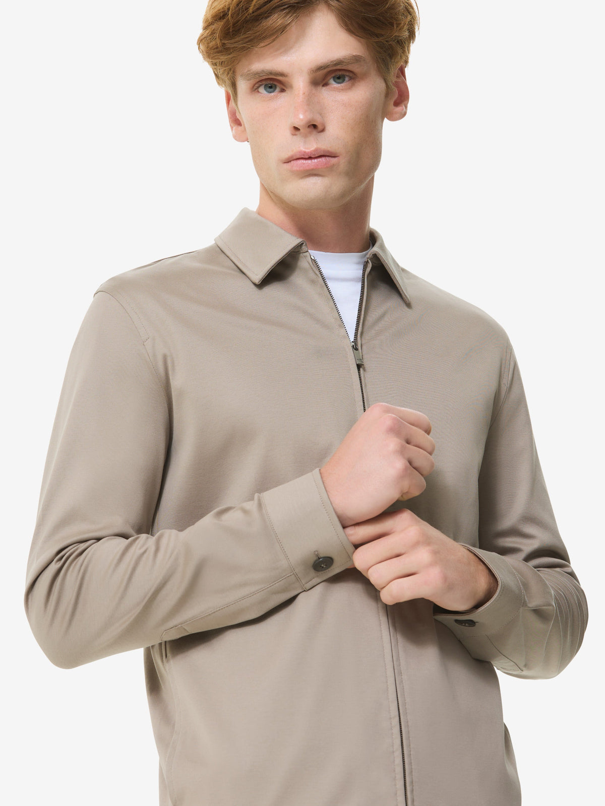 Valenza Supima zip overshirt in lead grey, detail gedragen